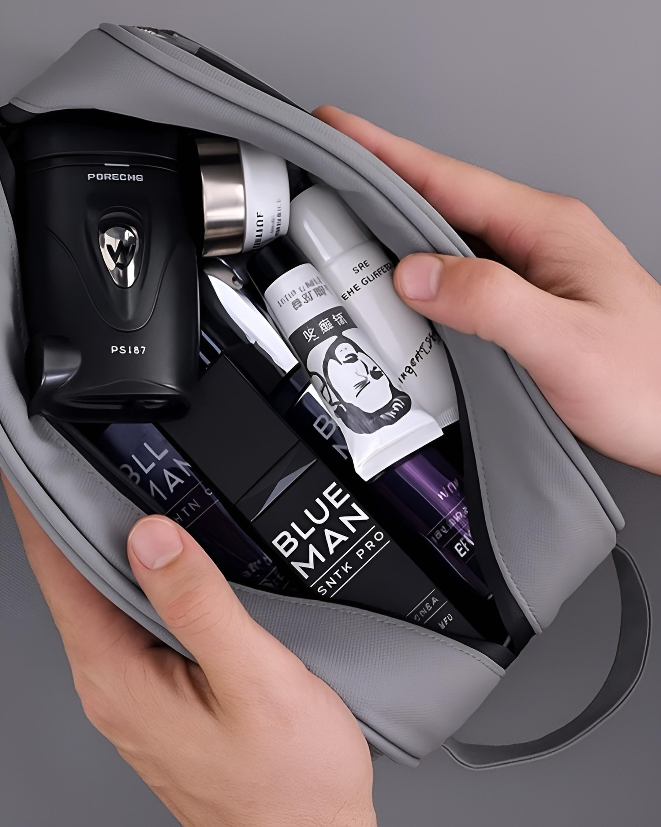 Waterproof Necessaire by PAKKA